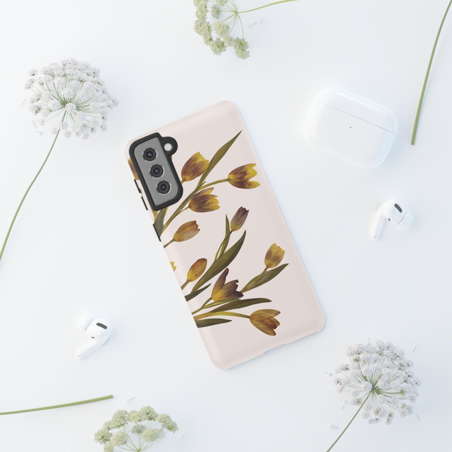 Coque de téléphone Samsung résistante et durable, au design floral mat, éco-friendly, idéale comme cadeau pour femme.