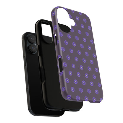 Coque Téléphone Samsung, iPhone & Google Pixel Renforcée Mate – Design Floral Epuré Fleurs de Primevère sur Fond Couleur Prune| Protection Antichoc | Idée Cadeau Femme