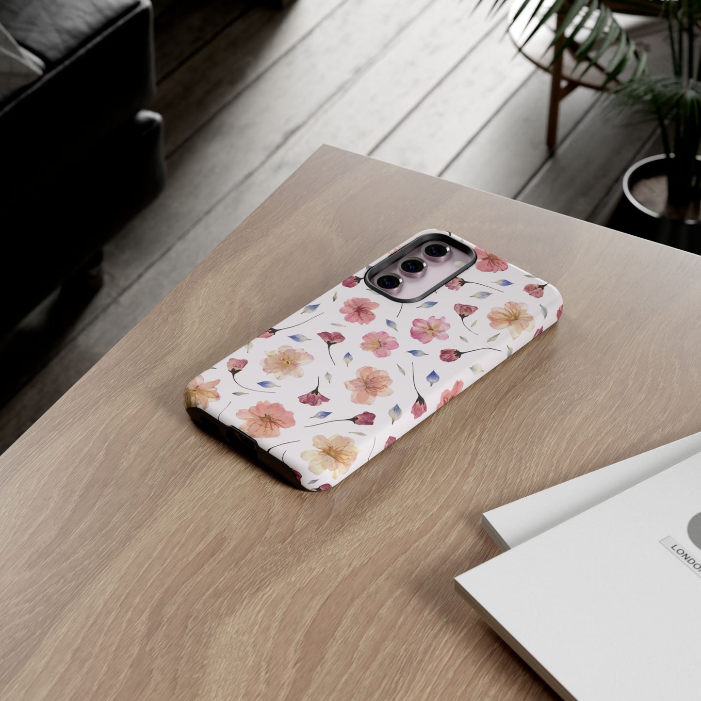 Coque Téléphone Samsung, iPhone & Google Pixel Renforcée Mate – Design Floral Fleurs de Cerisier sur Fond Blanc Poudré | Protection Antichoc | Idée Cadeau Femme