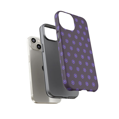 Coque Téléphone Samsung, iPhone & Google Pixel Renforcée Mate – Design Floral Epuré Fleurs de Primevère sur Fond Couleur Prune| Protection Antichoc | Idée Cadeau Femme
