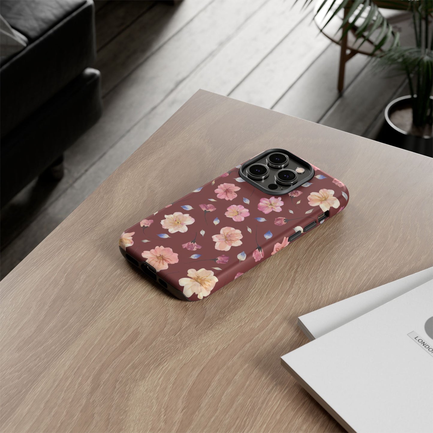 Coque Téléphone Samsung, iPhone & Google Pixel Renforcée Mate – Design Floral Fleurs de Cerisier sur Fond Bordeaux | Protection Antichoc | Idée Cadeau Pour Elle