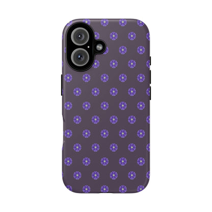 Coque Téléphone Samsung, iPhone & Google Pixel Renforcée Mate – Design Floral Epuré Fleurs de Primevère sur Fond Couleur Prune| Protection Antichoc | Idée Cadeau Femme