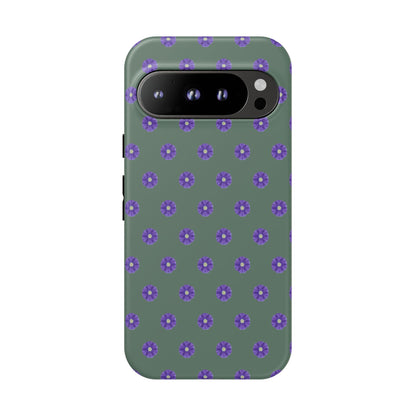 Coque Téléphone Samsung, iPhone & Google Pixel Renforcée Mate – Design Floral Epuré Fleurs de Primevère sur Fond Vert Minéral | Protection Antichoc | Idée Cadeau Femme