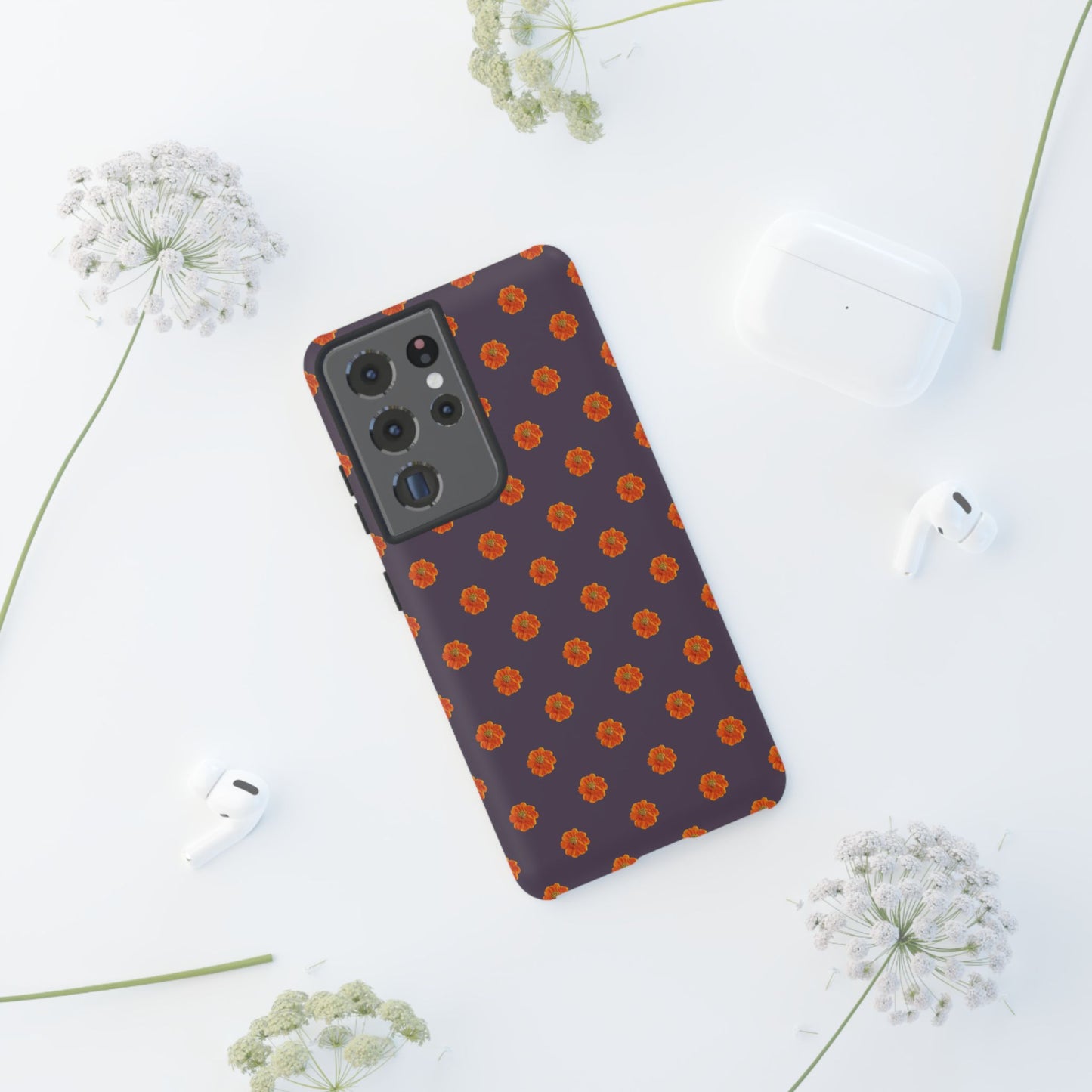Coque Téléphone Samsung, iPhone & Google Pixel Renforcée Mate – Design Floral Epuré Fleurs de Cosmos Orange sur Fond Couleur Prune | Protection Antichoc | Idée Cadeau Femme