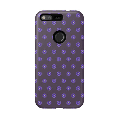 Coque Téléphone Samsung, iPhone & Google Pixel Renforcée Mate – Design Floral Epuré Fleurs de Primevère sur Fond Couleur Prune| Protection Antichoc | Idée Cadeau Femme
