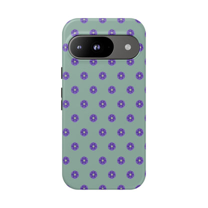 Coque Téléphone Samsung, iPhone & Google Pixel Renforcée Mate – Design Floral Epuré Fleurs de Primevère sur Fond Vert Eucalyptus | Protection Antichoc | Idée Cadeau Anniverssaire