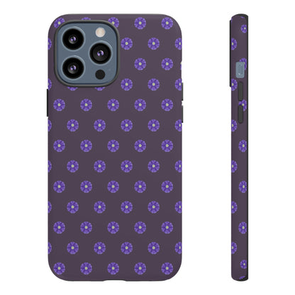 Coque Téléphone Samsung, iPhone & Google Pixel Renforcée Mate – Design Floral Epuré Fleurs de Primevère sur Fond Couleur Prune| Protection Antichoc | Idée Cadeau Femme