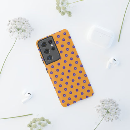 Coque Téléphone Samsung, iPhone & Google Pixel Renforcée Mate – Design Botanique Epuré Fleurs de Primevère sur Fond Ambre | Protection Antichoc | Idée Cadeau Femme