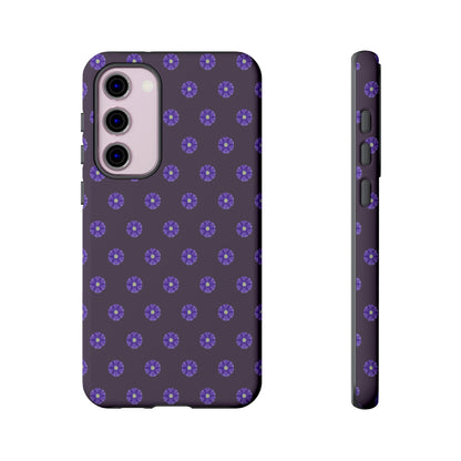 Coque Téléphone Samsung, iPhone & Google Pixel Renforcée Mate – Design Floral Epuré Fleurs de Primevère sur Fond Couleur Prune| Protection Antichoc | Idée Cadeau Femme