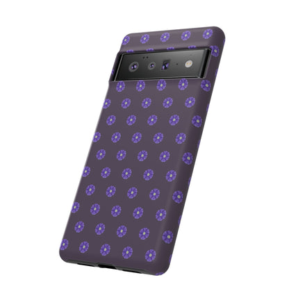 Coque Téléphone Samsung, iPhone & Google Pixel Renforcée Mate – Design Floral Epuré Fleurs de Primevère sur Fond Couleur Prune| Protection Antichoc | Idée Cadeau Femme