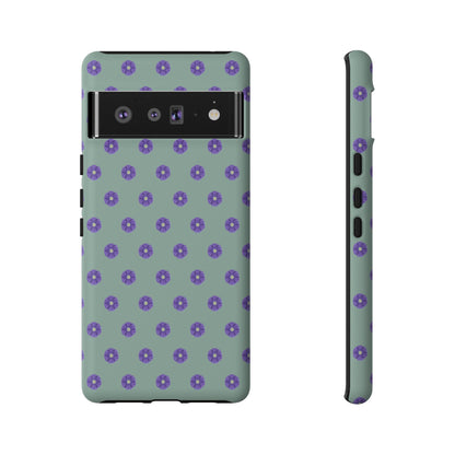 Coque Téléphone Samsung, iPhone & Google Pixel Renforcée Mate – Design Floral Epuré Fleurs de Primevère sur Fond Vert Eucalyptus | Protection Antichoc | Idée Cadeau Anniverssaire