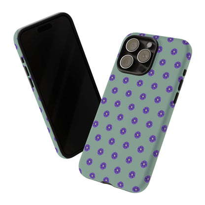 Coque Téléphone Samsung, iPhone & Google Pixel Renforcée Mate – Design Floral Epuré Fleurs de Primevère sur Fond Vert Eucalyptus | Protection Antichoc | Idée Cadeau Anniverssaire