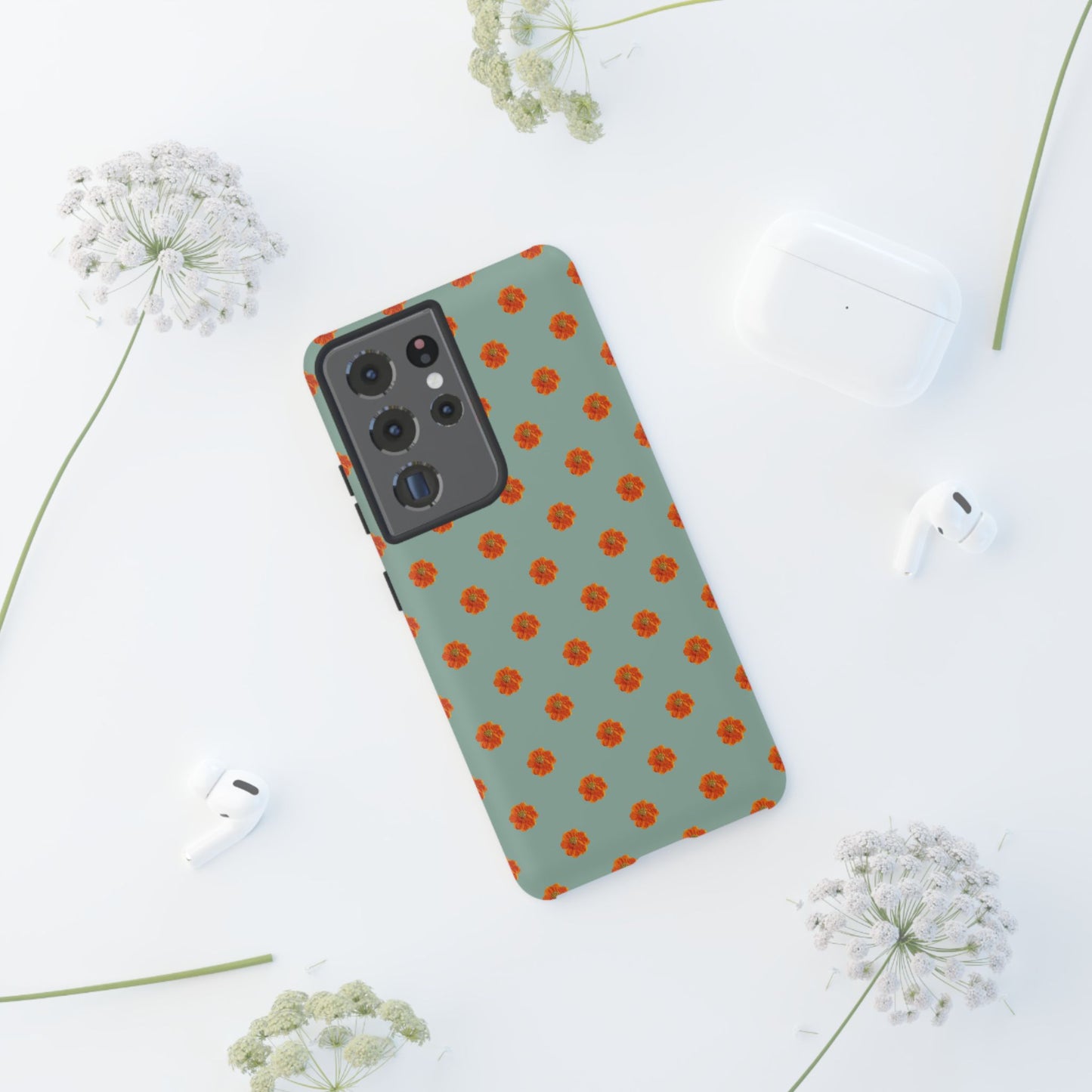 Coque Téléphone Samsung, iPhone & Google Pixel Renforcée Mate – Design Floral Epuré Fleurs de Cosmos Orange sur Fond Vert Eucalyptus | Protection Antichoc | Idée Cadeau Femme