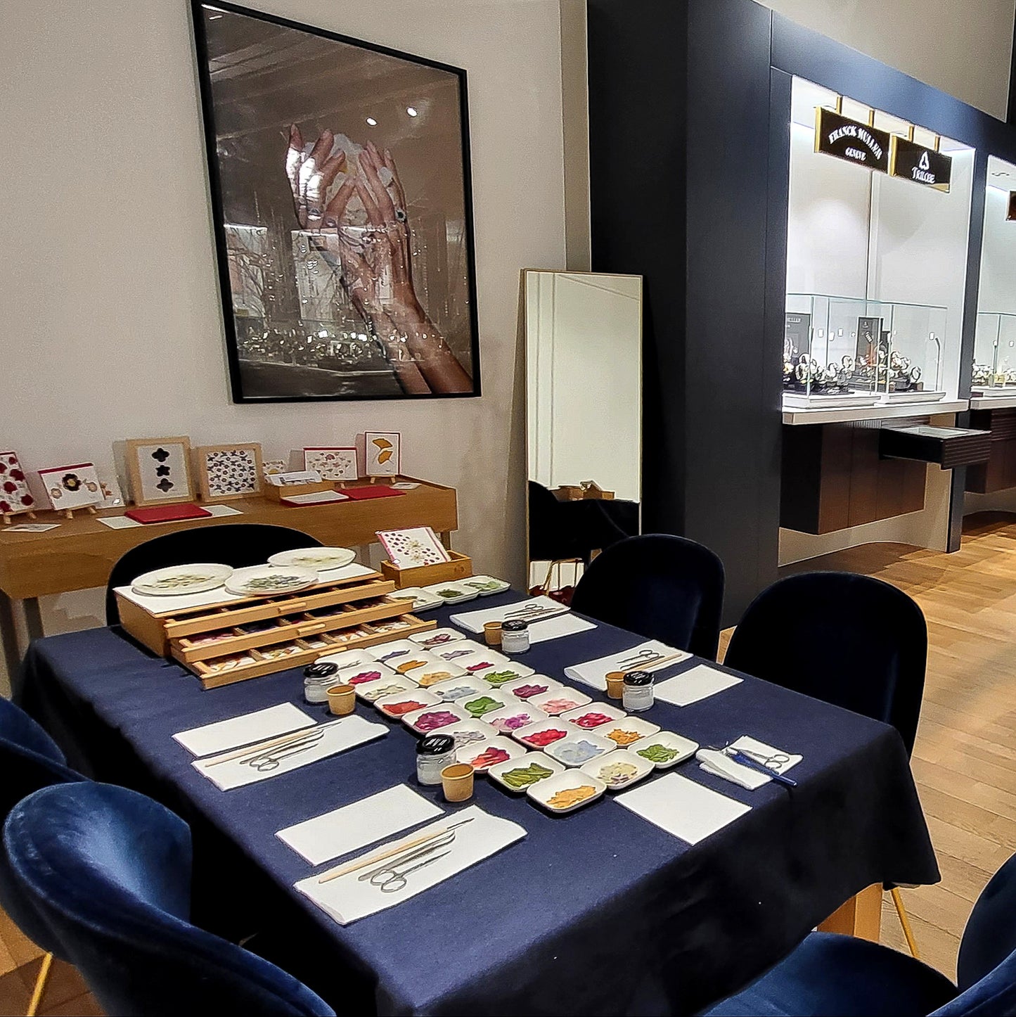 CADEAU FÊTE DES PÈRES – ATELIER PAPA-ENFANT(S) « CRÉATION D’UN HERBIER D’ART & AROMATHÉRAPIE » (LUXEMBOURG – 04/10/2025 à 14H45)