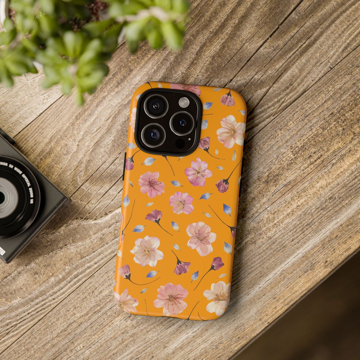 Coque Téléphone Samsung, iPhone & Google Pixel Renforcée Mate – Design Floral Fleurs de Cerisier sur Fond Couleur Curcuma| Protection Antichoc | Idée Cadeau Femme