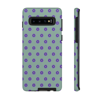 Coque Téléphone Samsung, iPhone & Google Pixel Renforcée Mate – Design Floral Epuré Fleurs de Primevère sur Fond Vert Eucalyptus | Protection Antichoc | Idée Cadeau Anniverssaire