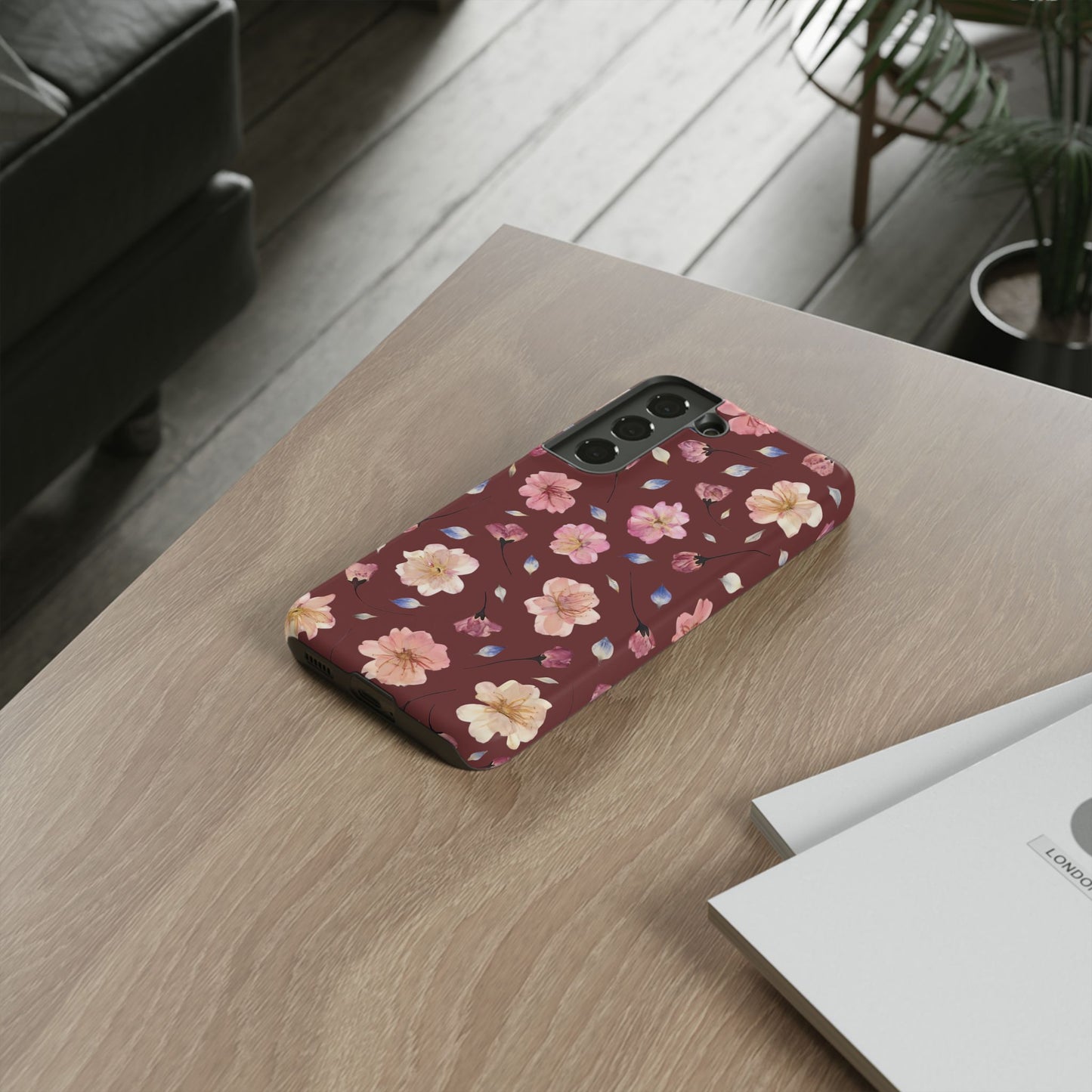 Coque Téléphone Samsung, iPhone & Google Pixel Renforcée Mate – Design Floral Fleurs de Cerisier sur Fond Bordeaux | Protection Antichoc | Idée Cadeau Pour Elle