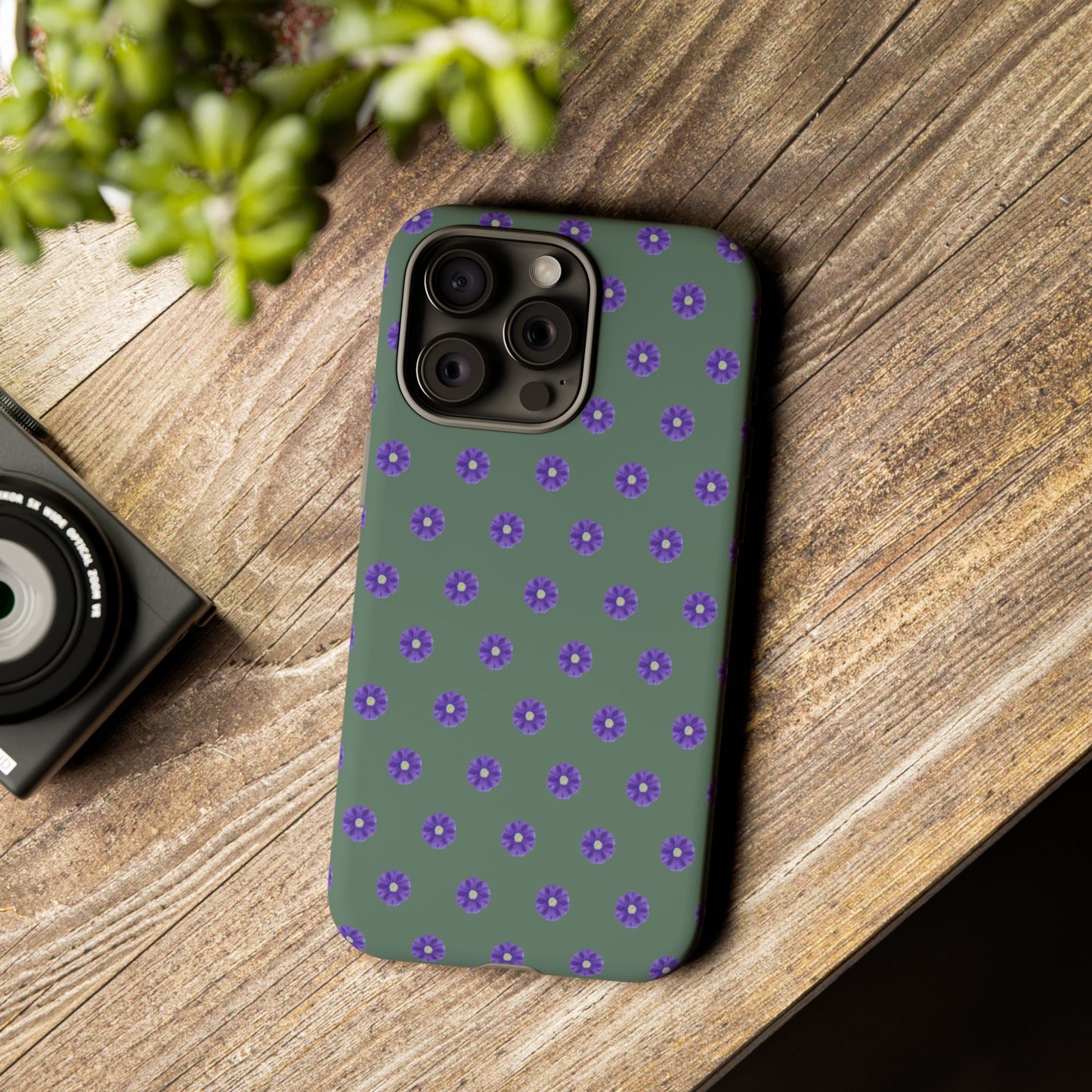 Coque Téléphone Samsung, iPhone & Google Pixel Renforcée Mate – Design Floral Epuré Fleurs de Primevère sur Fond Vert Minéral | Protection Antichoc | Idée Cadeau Femme