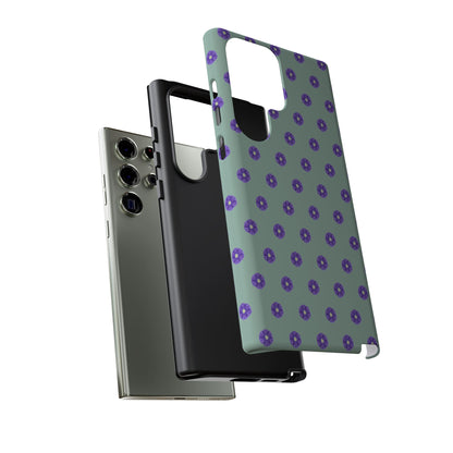 Coque Téléphone Samsung, iPhone & Google Pixel Renforcée Mate – Design Floral Epuré Fleurs de Primevère sur Fond Vert Eucalyptus | Protection Antichoc | Idée Cadeau Anniverssaire
