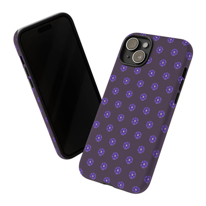 Coque Téléphone Samsung, iPhone & Google Pixel Renforcée Mate – Design Floral Epuré Fleurs de Primevère sur Fond Couleur Prune| Protection Antichoc | Idée Cadeau Femme