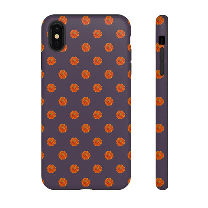 Coque Téléphone Samsung, iPhone & Google Pixel Renforcée Mate – Design Floral Epuré Fleurs de Cosmos Orange sur Fond Couleur Prune | Protection Antichoc | Idée Cadeau Femme