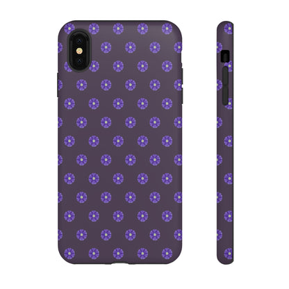 Coque Téléphone Samsung, iPhone & Google Pixel Renforcée Mate – Design Floral Epuré Fleurs de Primevère sur Fond Couleur Prune| Protection Antichoc | Idée Cadeau Femme