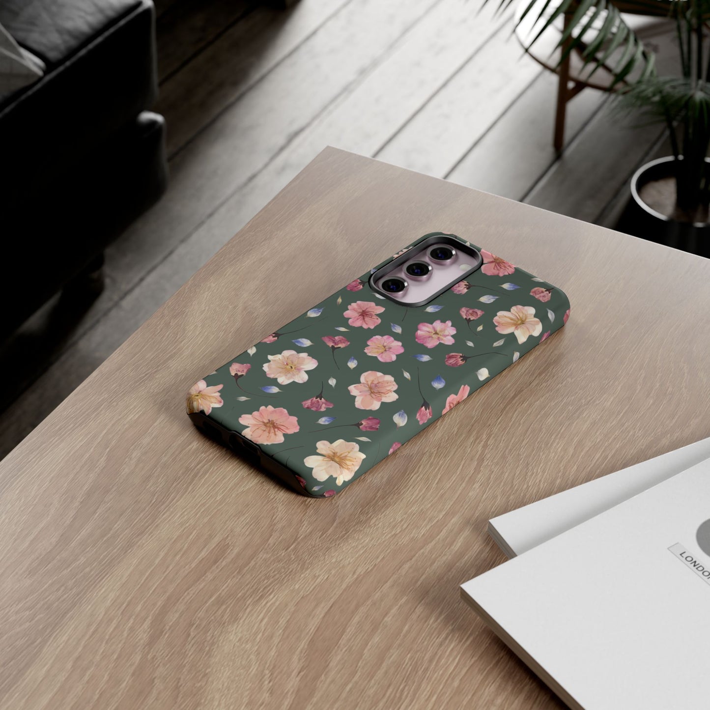 Coque Téléphone Samsung, iPhone & Google Pixel Renforcée Mate – Design Floral Fleurs de Cerisier sur Fond Verte Minéral | Protection Antichoc | Idée Cadeau Femme