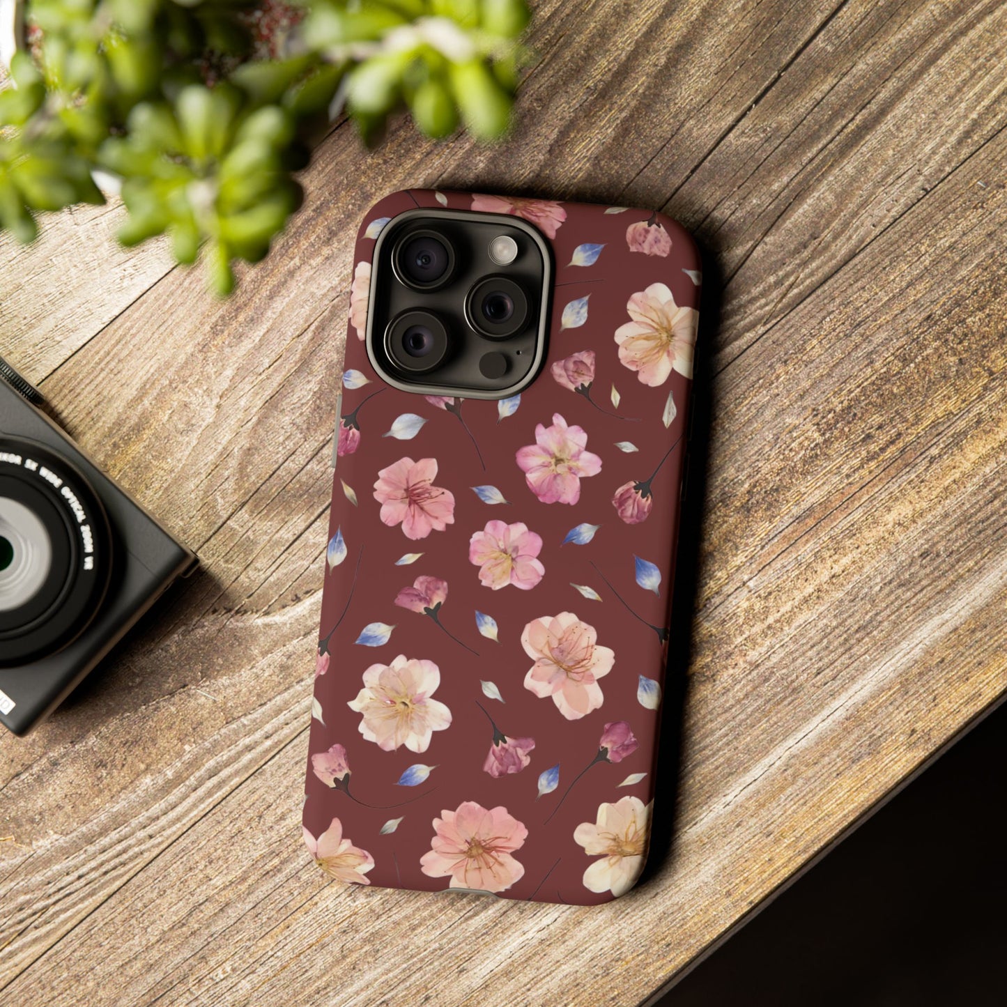 Coque Téléphone Samsung, iPhone & Google Pixel Renforcée Mate – Design Floral Fleurs de Cerisier sur Fond Bordeaux | Protection Antichoc | Idée Cadeau Pour Elle