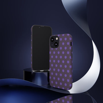 Coque Téléphone Samsung, iPhone & Google Pixel Renforcée Mate – Design Floral Epuré Fleurs de Primevère sur Fond Couleur Prune| Protection Antichoc | Idée Cadeau Femme