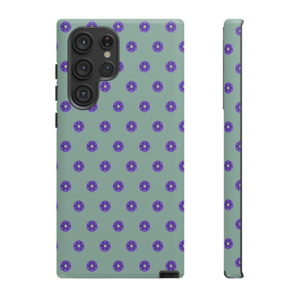 Coque Téléphone Samsung, iPhone & Google Pixel Renforcée Mate – Design Floral Epuré Fleurs de Primevère sur Fond Vert Eucalyptus | Protection Antichoc | Idée Cadeau Anniverssaire