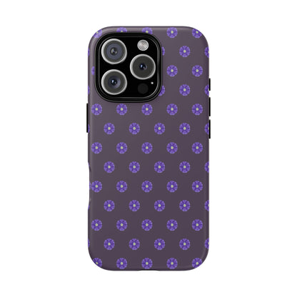 Coque Téléphone Samsung, iPhone & Google Pixel Renforcée Mate – Design Floral Epuré Fleurs de Primevère sur Fond Couleur Prune| Protection Antichoc | Idée Cadeau Femme