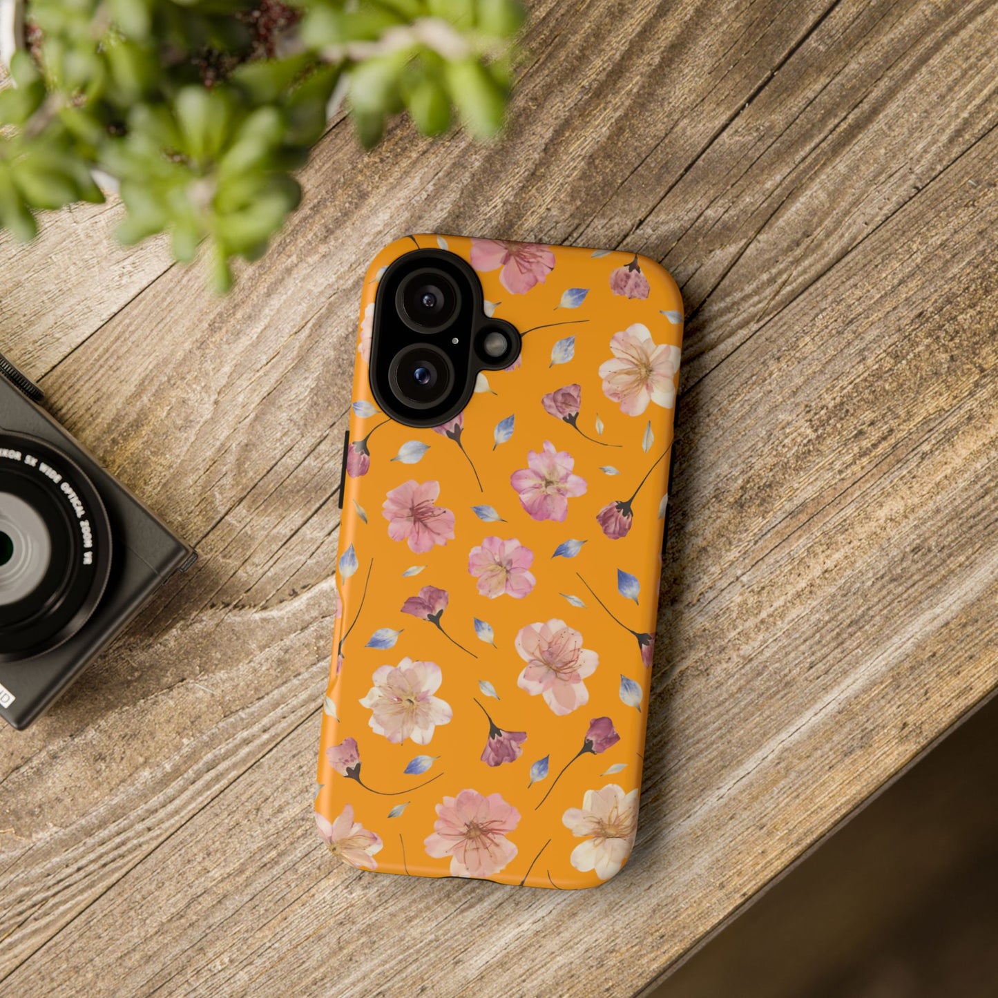 Coque Téléphone Samsung, iPhone & Google Pixel Renforcée Mate – Design Floral Fleurs de Cerisier sur Fond Couleur Curcuma| Protection Antichoc | Idée Cadeau Femme